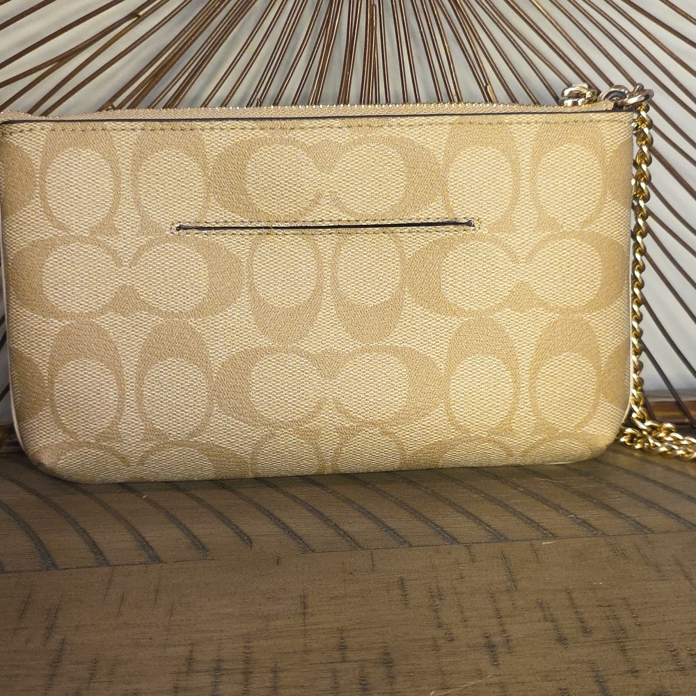Coach Clutch With Coach Gold Toned Metal Strap Excellent - Picture 3 of 6